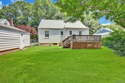 19 Poplar Place, Glen Cove, NY 11542 - Photo 2