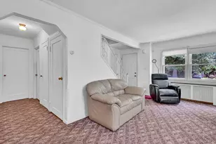 19 Poplar Pl, Glen Cove, NY 11542 - Photo 6