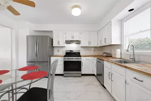 41 Guernsey Dr, New Windsor, NY 12553 - Photo 8