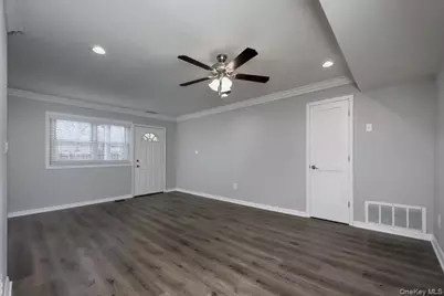 111 College Road #14-H, Selden, NY 11784 - Photo 4