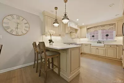 [Address not provided], Floral Park, NY 11001 - Photo 16