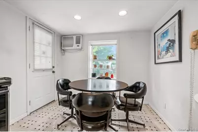 279 N Kentucky Avenue, Massapequa, NY 11758 - Photo 8