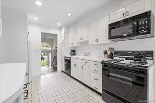 279 N Kentucky Ave, Massapequa, NY 11758 - Photo 10