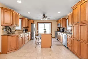 2 East Ct, Bethpage, NY 11714 - Photo 8