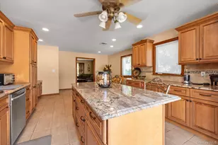 2 East Ct, Bethpage, NY 11714 - Photo 6