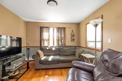 2 East Court, Bethpage, NY 11714 - Photo 10