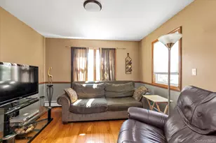 2 East Ct, Bethpage, NY 11714 - Photo 10