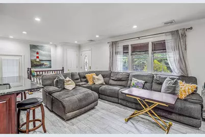 138 River Road, Shirley, NY 11967 - Photo 4