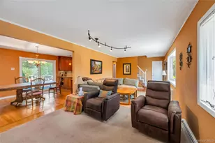 34 Oak St, Hicksville, NY 11801 - Photo 4