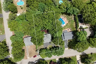 31 Artist Lake Blvd, Middle Island, NY 11953 - Photo 2