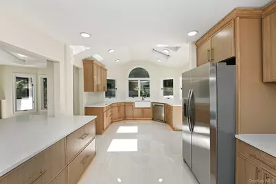 3 Jacobs Path, Melville, NY 11747 - Photo 2