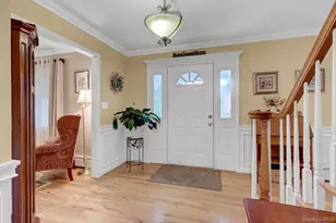 9 Briar Path, East Setauket, NY 11733 - Photo 4