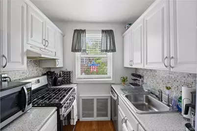 61-26 255th #upper, Little Neck, NY 11362 - Photo 12