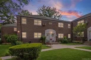 61-26 255th, Little Neck, NY 11362 - Photo 4