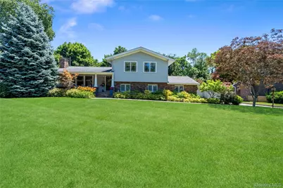 10 The Knolls, Locust Valley, NY 11560 - Photo 2