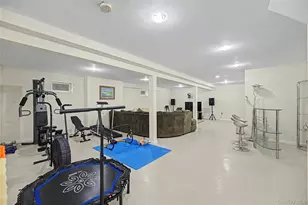 75 Cedar Pl, Floral Park, NY 11001 - Photo 34
