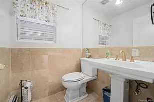 75 Cedar Pl, Floral Park, NY 11001 - Photo 24