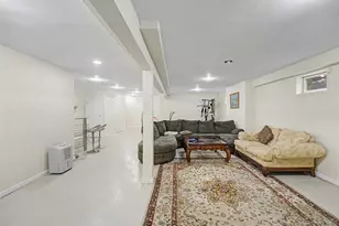 75 Cedar Pl, Floral Park, NY 11001 - Photo 36