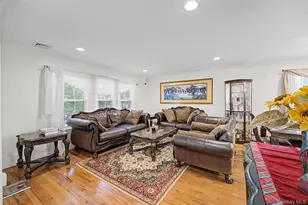 75 Cedar Pl, Floral Park, NY 11001 - Photo 12