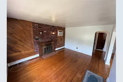 526 N 12th Street, New Hyde Park, NY 11040 - Photo 4