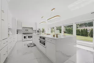 3 Fairview Ln, Glen Cove, NY 11542 - Photo 46