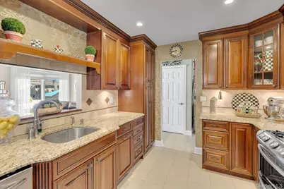 22 Villa Lane, Smithtown, NY 11787 - Photo 12
