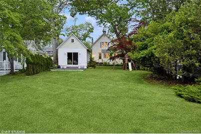 3725 Wickham Avenue, Mattituck, NY 11952 - Photo 2