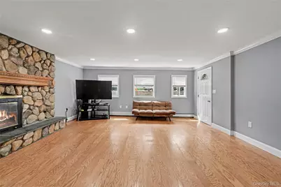 74 Longfellow Drive, Carmel, NY 10512 - Photo 2