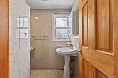 110 Briarcliff Road, Westbury, NY 11590 - Photo 16