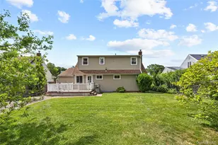 110 Briarcliff Rd, Westbury, NY 11590 - Photo 26