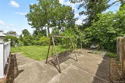 110 Briarcliff Road, Westbury, NY 11590 - Photo 24