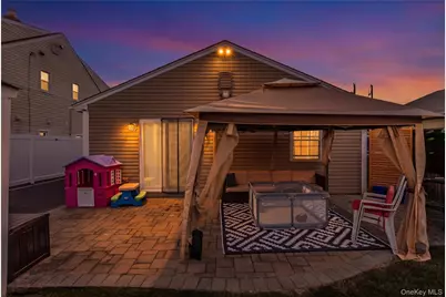 30 Elm Street, Massapequa, NY 11758 - Photo 34