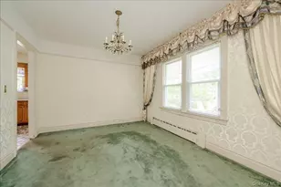 4634 Iris Ln, Great Neck, NY 11020 - Photo 6