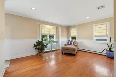 852 Jackson Avenue, Franklin Square, NY 11010 - Photo 4