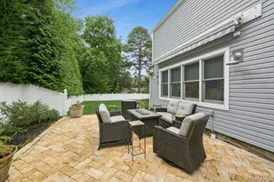 21 Fairoaks Ln, Smithtown, NY 11787 - Photo 26