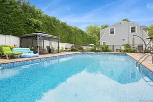 21 Fairoaks Ln, Smithtown, NY 11787 - Photo 30