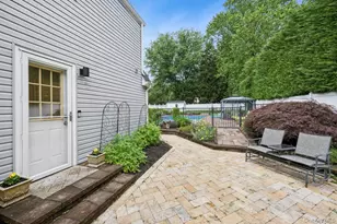 21 Fairoaks Ln, Smithtown, NY 11787 - Photo 24