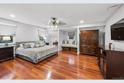 21 Fairoaks Lane, Smithtown, NY 11787 - Photo 16