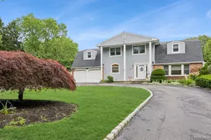 21 Fairoaks Ln, Smithtown, NY 11787 - Photo 2