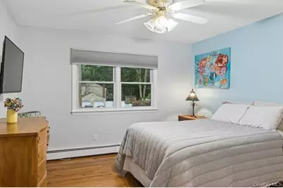 21 Fairoaks Lane, Smithtown, NY 11787 - Photo 20