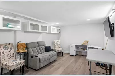 21 Fairoaks Lane, Smithtown, NY 11787 - Photo 22
