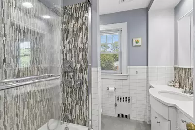 1472 Middle Neck Road, Port Washington, NY 11050 - Photo 14