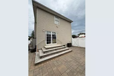 264 Doherty Avenue, Elmont, NY 11003 - Photo 4