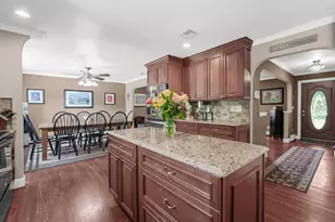14 Tulip Ave, Farmingville, NY 11738 - Photo 10