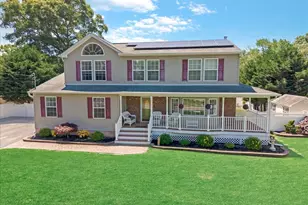 14 Tulip Ave, Farmingville, NY 11738 - Photo 2