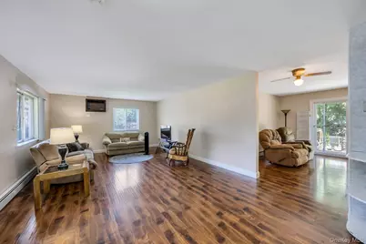 9 Daniel Court, Ronkonkoma, NY 11779 - Photo 18