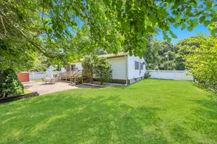 9 Daniel Ct, Ronkonkoma, NY 11779 - Photo 10