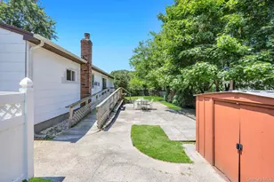 9 Daniel Ct, Ronkonkoma, NY 11779 - Photo 8