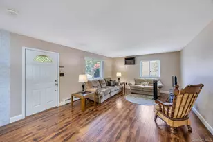 9 Daniel Ct, Ronkonkoma, NY 11779 - Photo 16