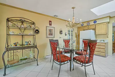 635 Gilbert Avenue, Pearl River, NY 10965 - Photo 14